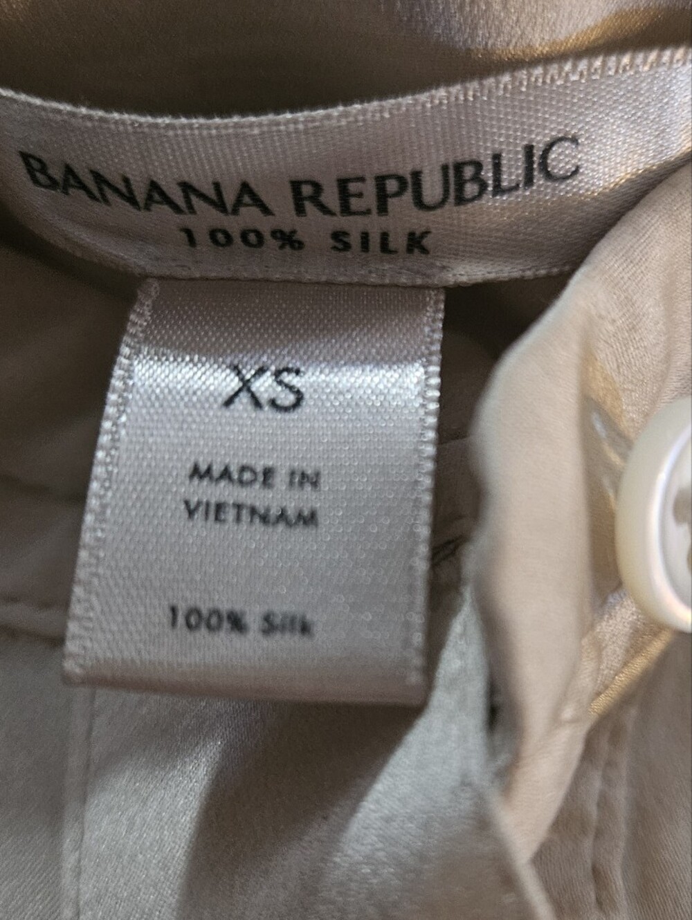 Banana Republic 100% Silk Mandarin Collar Henley Blouse - XS - Picture 5 of 7